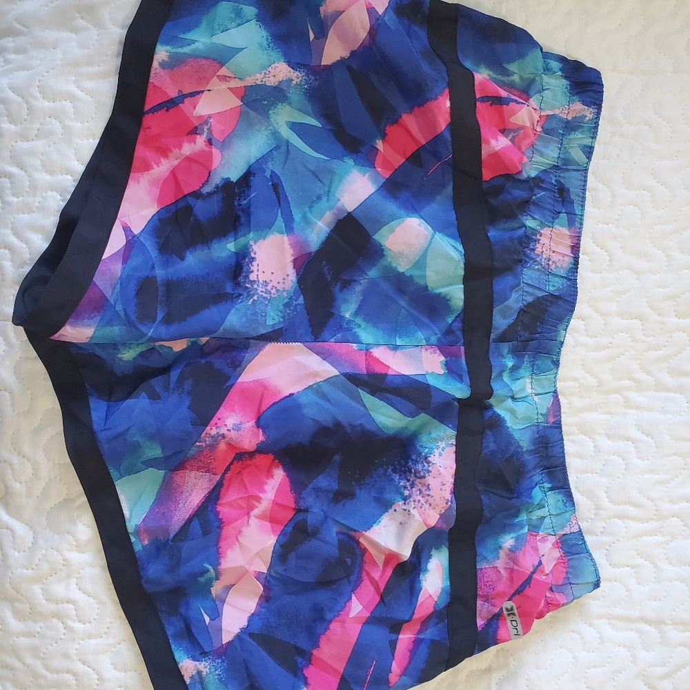 Shorts - Picture 6 of 6